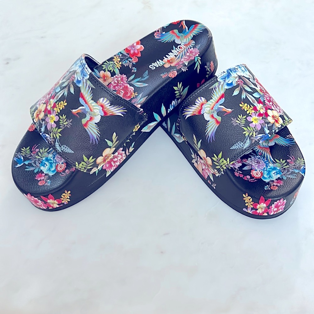 NWOT Johnny Was Dreamer Garden Platform Slide